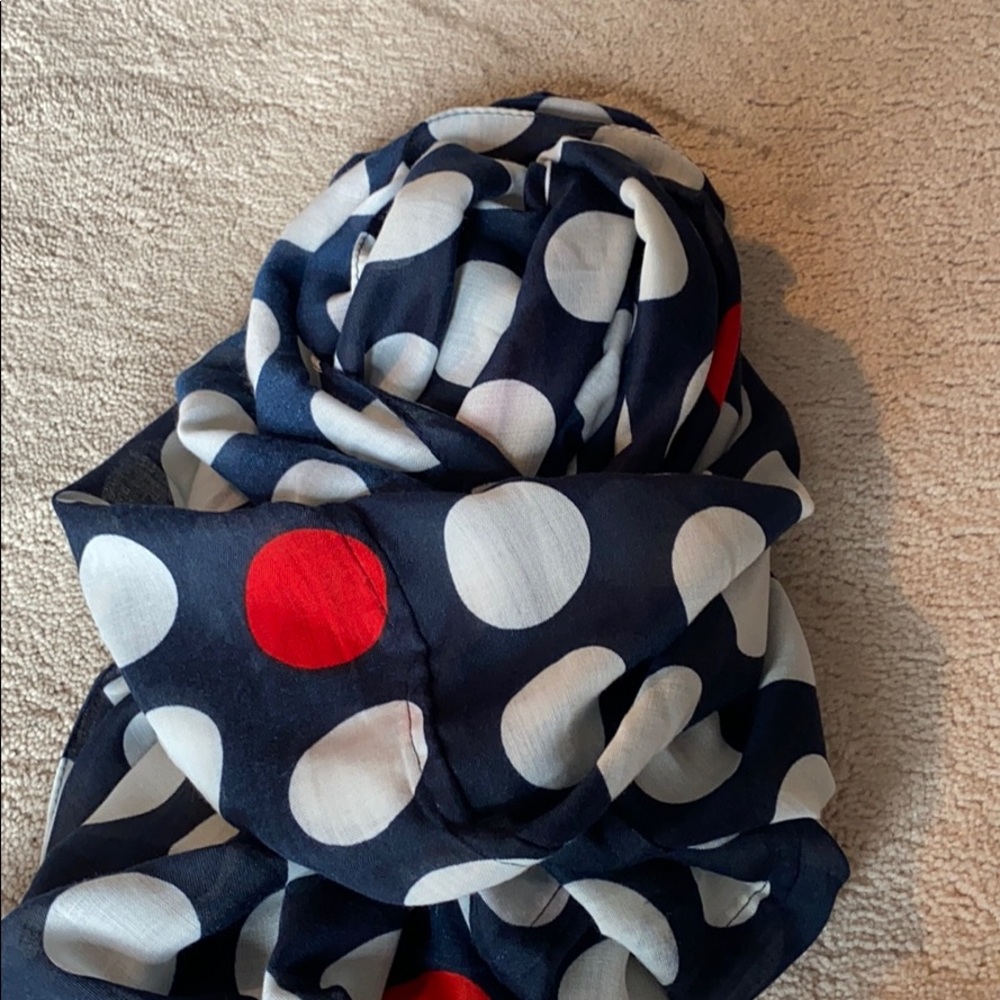 Adorable infinity scarf.